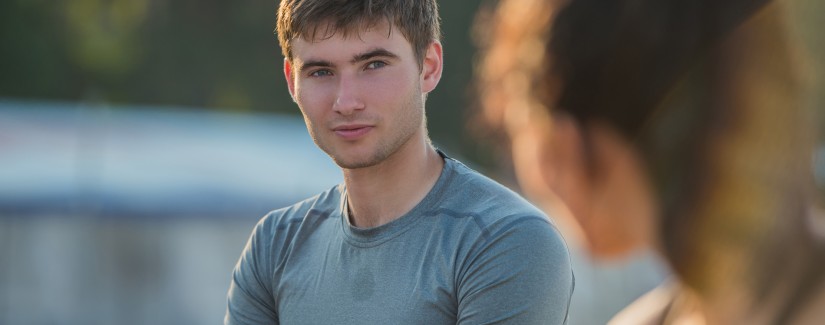 Estou a conhecer um rapaz lá da igreja…