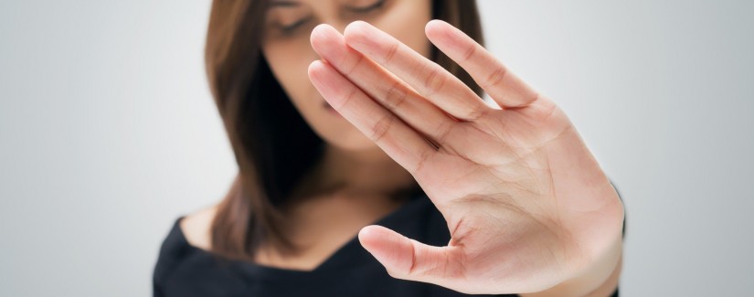 Obreira com a faca afiada na mão!